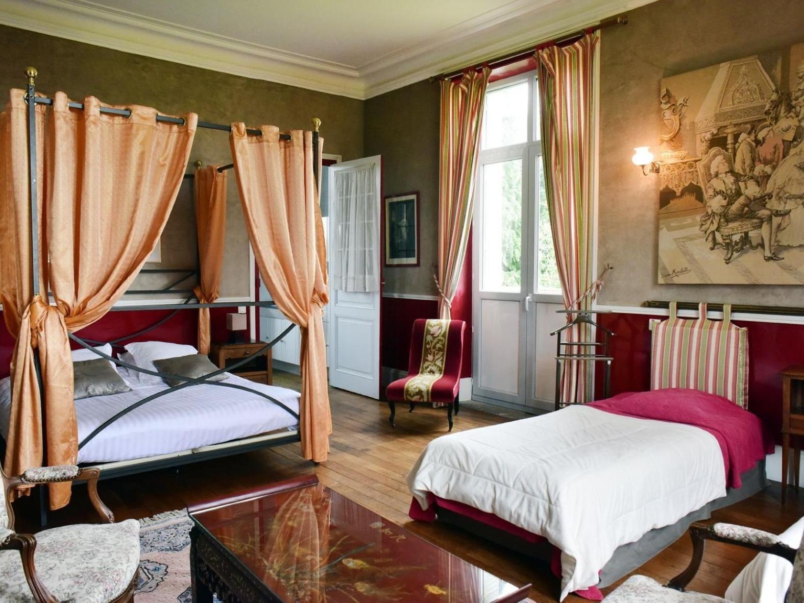 Chateau De Saint-Antoine Bonnac-la-Côte Rum bild