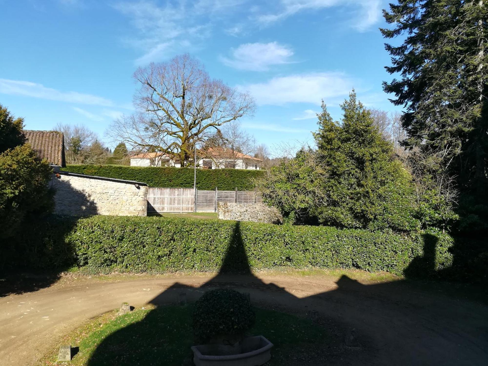Chateau De Saint-Antoine Bonnac-la-Côte Rum bild
