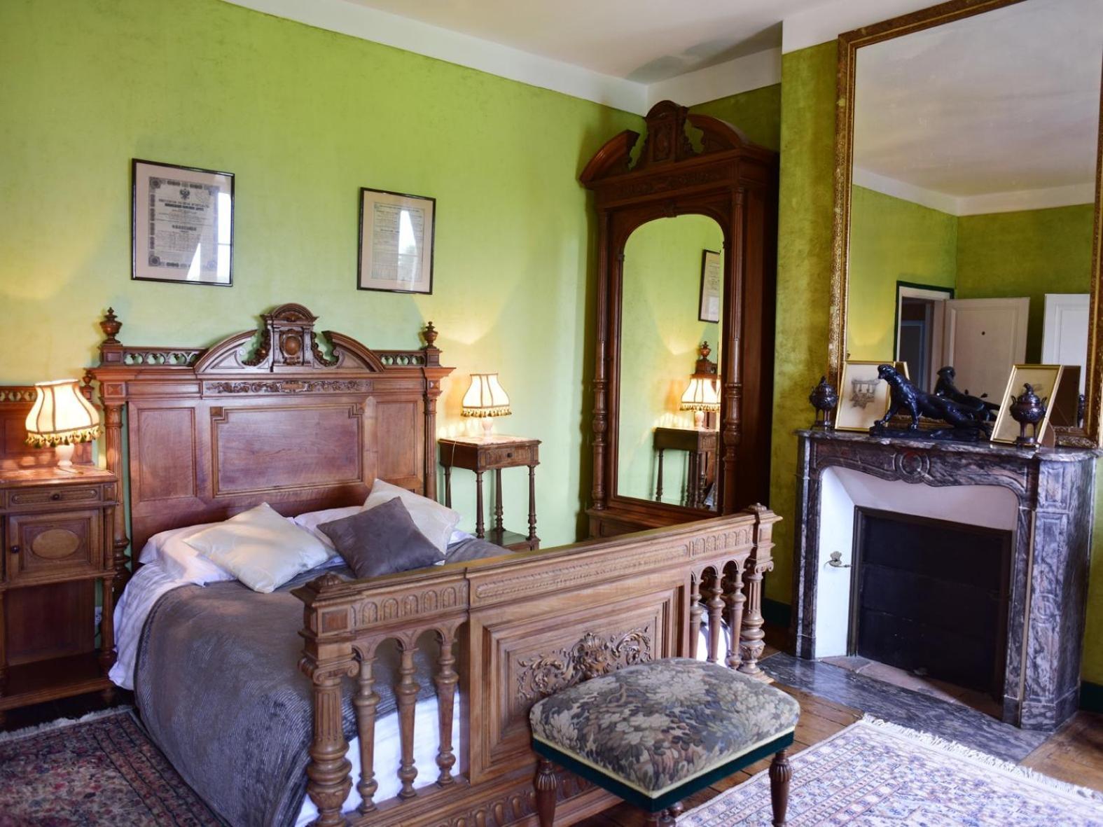 Chateau De Saint-Antoine Bonnac-la-Côte Rum bild